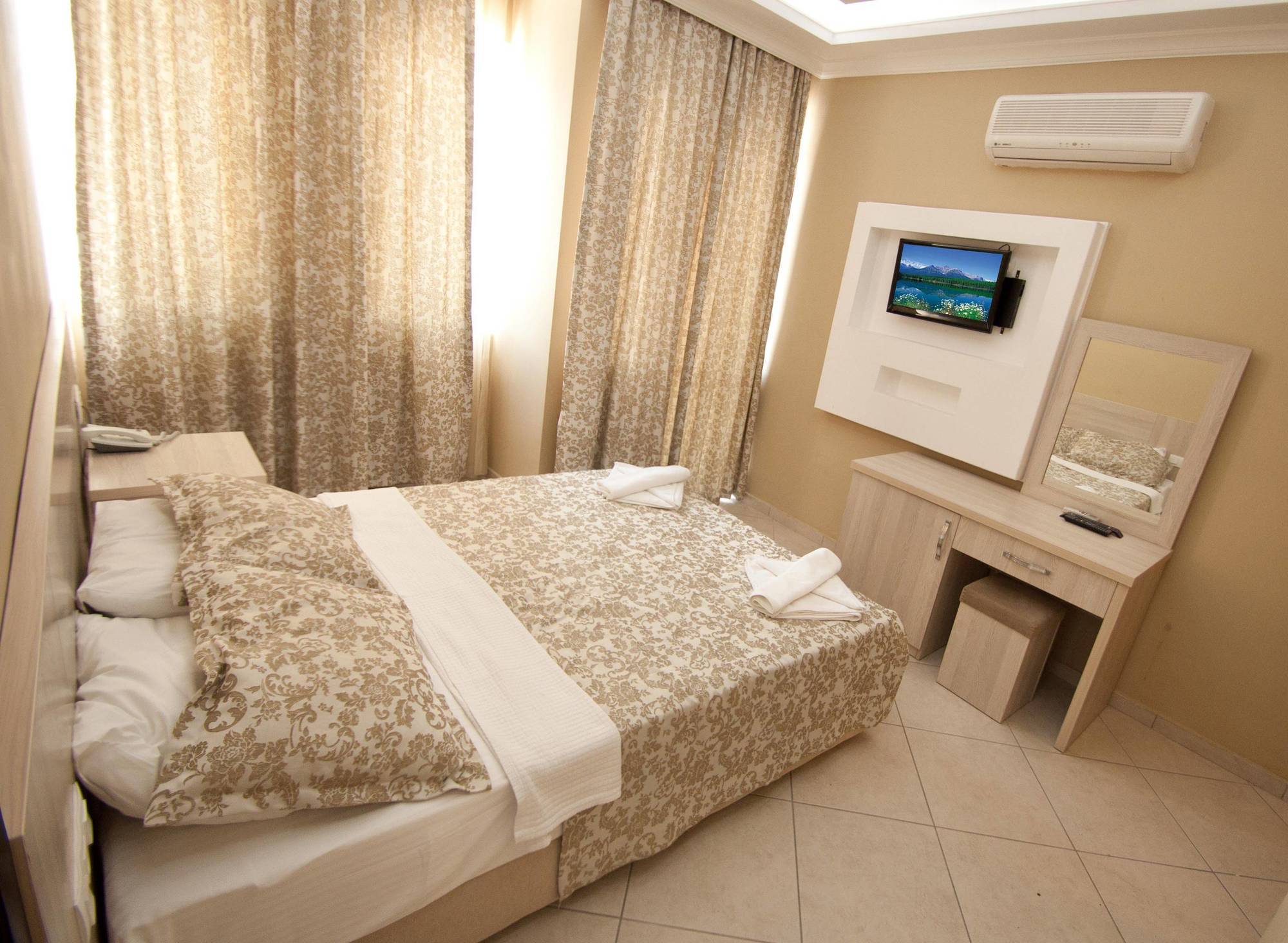 Flora Palm Resort Фетие Екстериор снимка