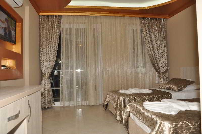 Flora Palm Resort Фетие Екстериор снимка